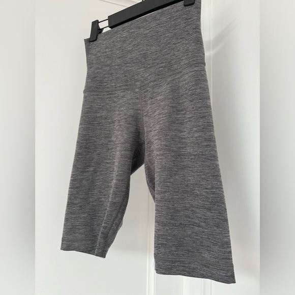 🍋 LULULEMON - Align Bike Shorts - Picture 2 of 6